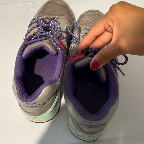 Women’s New Balance 574 Shoes Sneakers - Picture 3 of 8